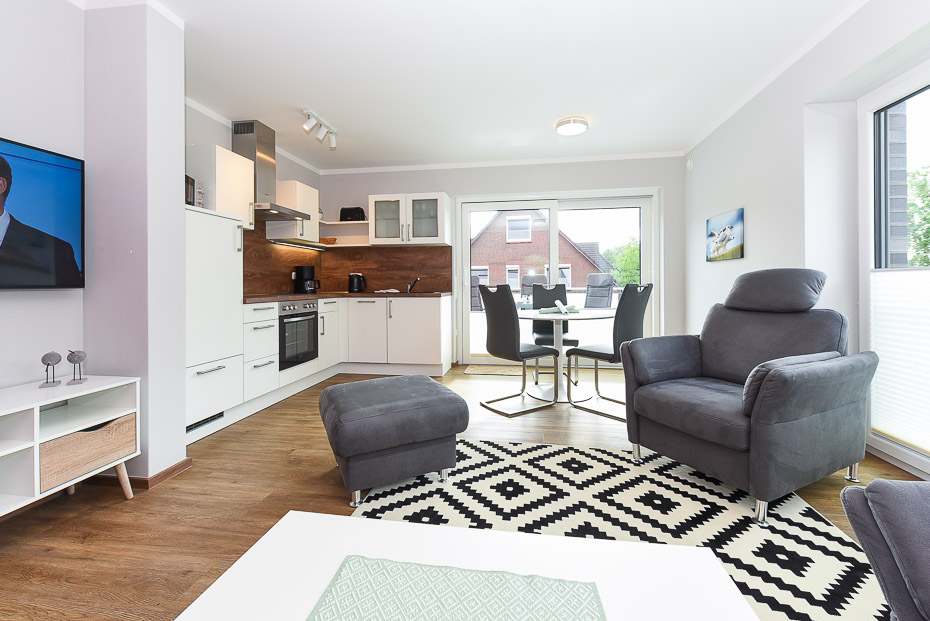 Ferienwohnung 18 - Wohnzimmer mit integriertem Küchenbereich
