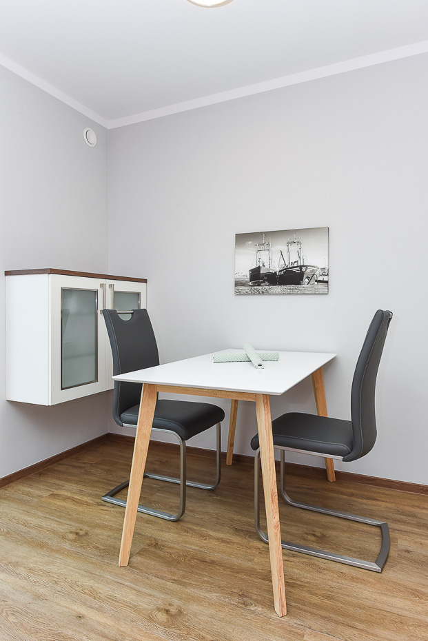 Ferienwohnung 19 - Wohnzimmer mit integriertem Küchenbereich