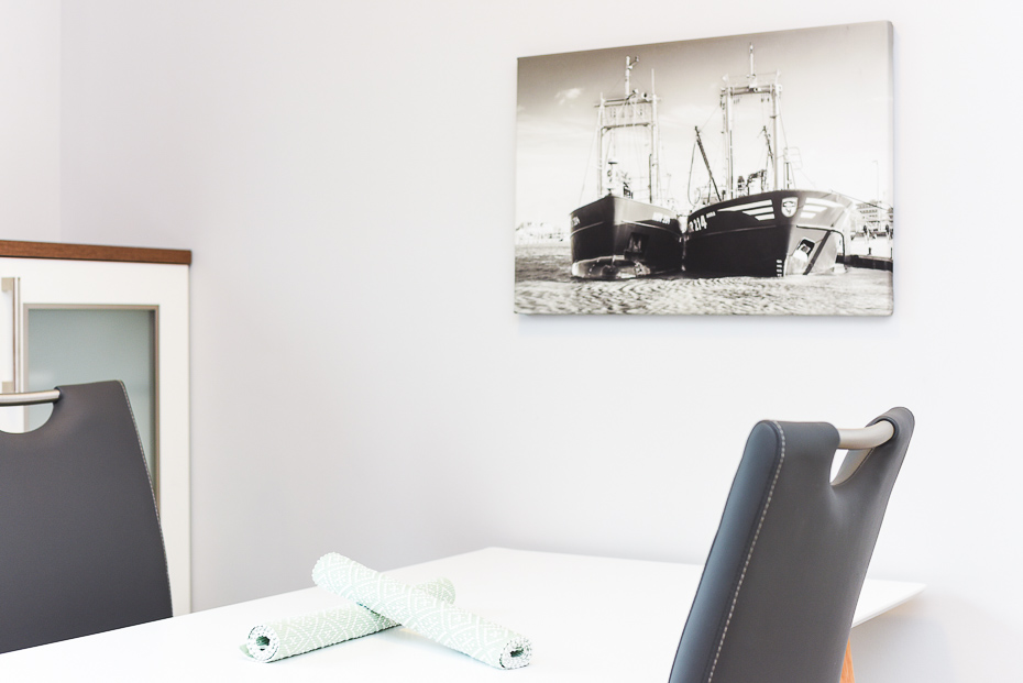 Ferienwohnung 19 - Wohnzimmer mit integriertem Küchenbereich