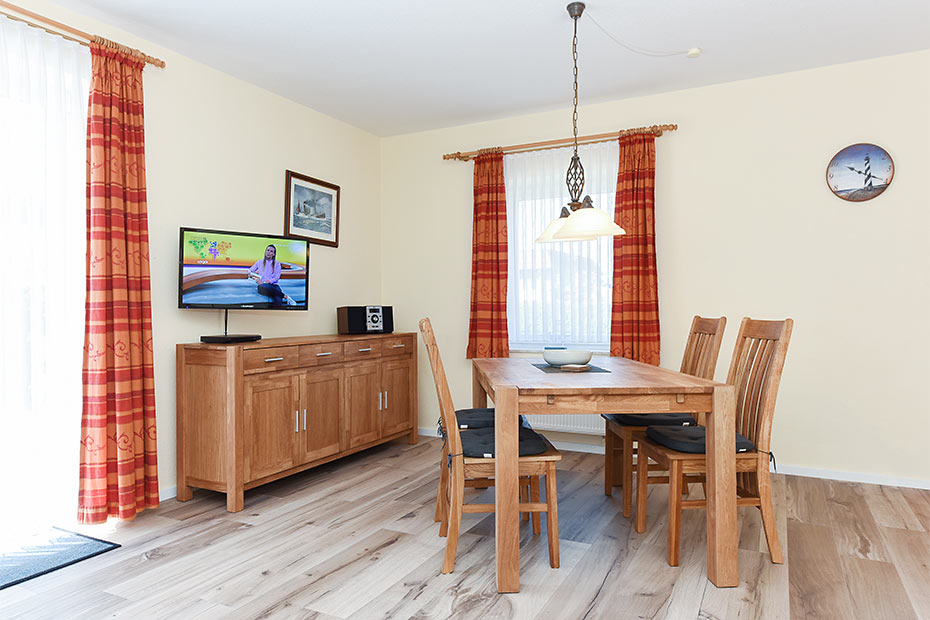 Ferienwohnung „Mole“ - Wohnzimmer mit integriertem Küchenbereich