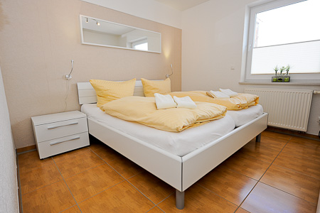 Ferienwohnung „Friesentraum“ - Schlafzimmer 1