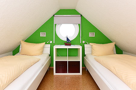 Ferienwohnung „Friesentraum“ - Schlafzimmer 2/Kinderzimmer