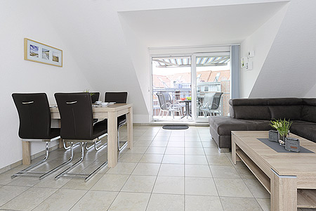 Ferienwohnung „Friesentraum“ - Wohn- und Esszimmer