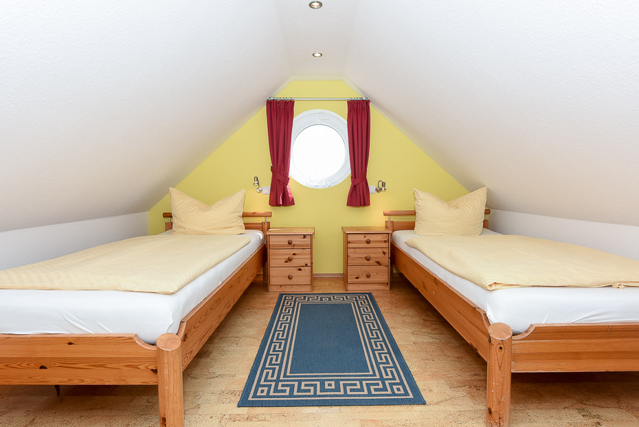 Ferienwohnung „Wattenblick“ - Schlafzimmer 2/Kinderzimmer