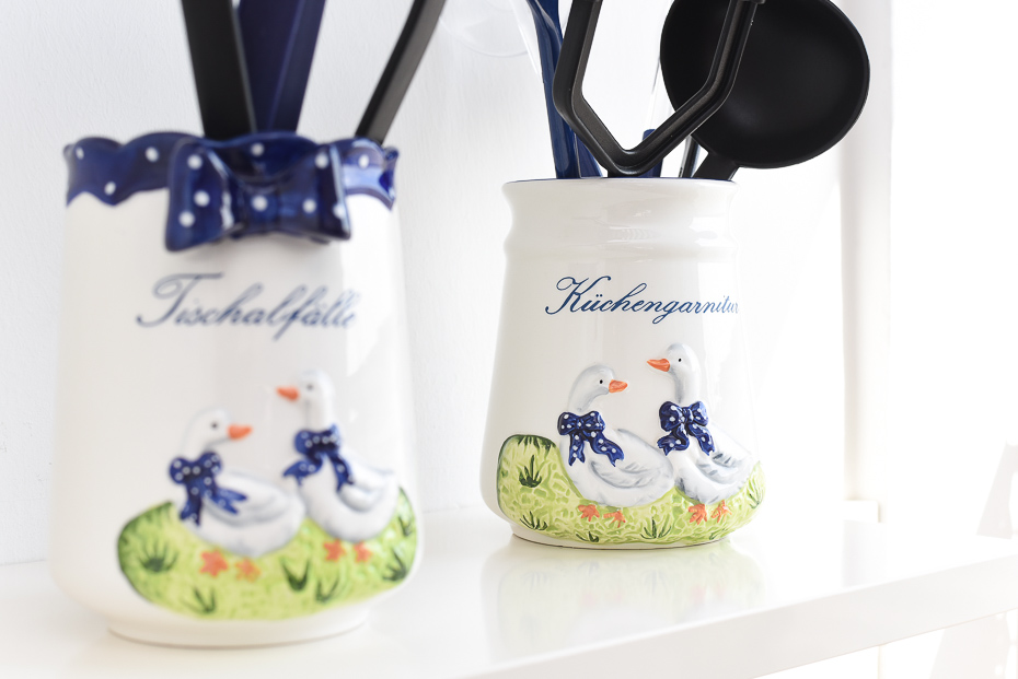 Ferienwohnung „Wattenblick“ - Wohnraum mit integrierter Küche und Essgruppe