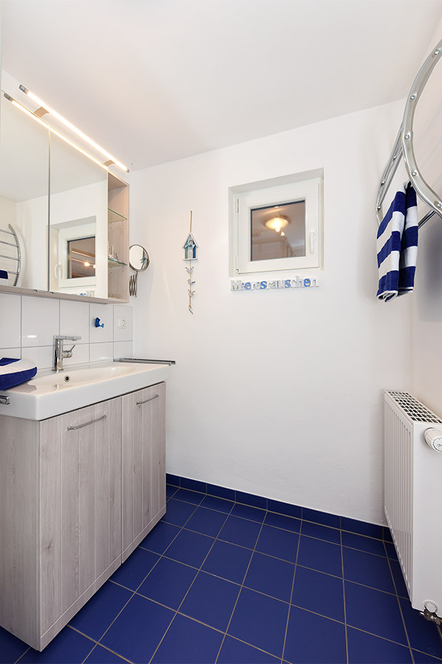 Ferienhaus „Nordseeschnecke“ - Badezimmer