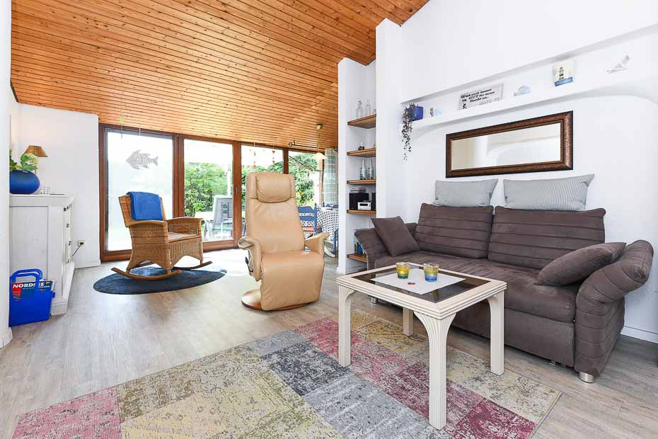Ferienhaus „Nordseeschnecke“ - Wohnraum mit integrierter Küche