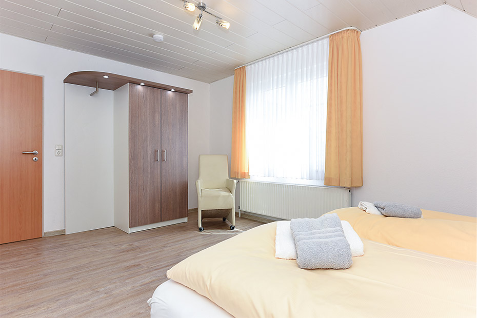 Ferienwohnung „Deichpanorama“ - Schlafzimmer 1