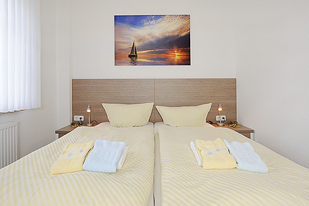 Ferienwohnung „Wellenreiter“ - Schlafzimmer 1