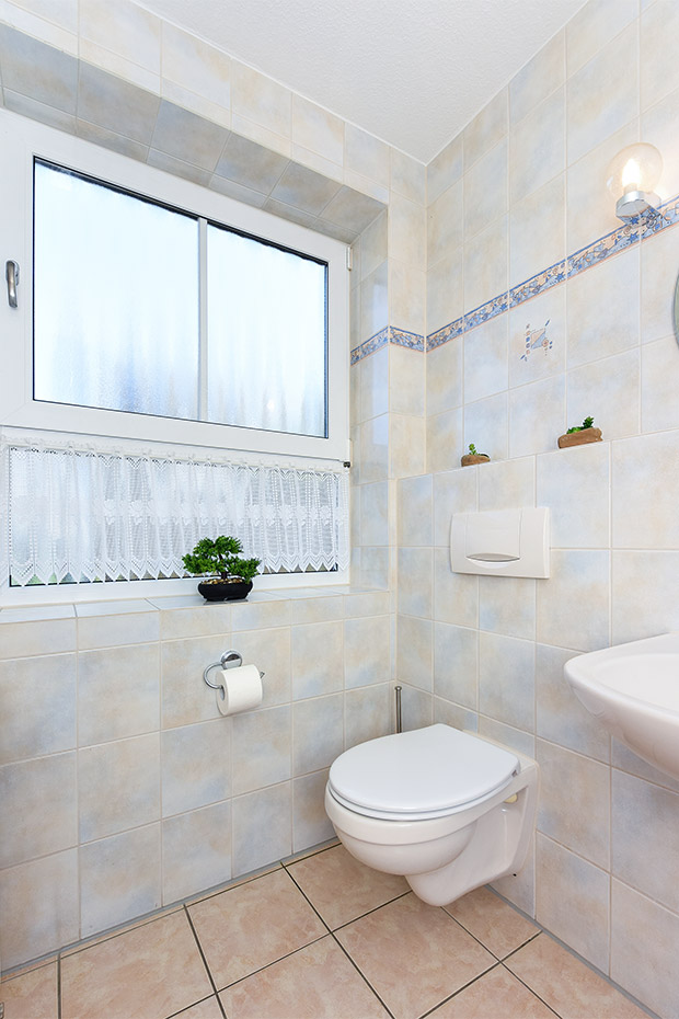 Ferienhaus „Pia“ - Badezimmer im Erdgeschoss