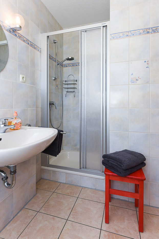 Ferienhaus „Pia“ - Badezimmer im Erdgeschoss