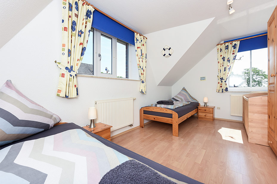Ferienhaus „Pia“ - Schlafzimmer 2/Kinderzimmer