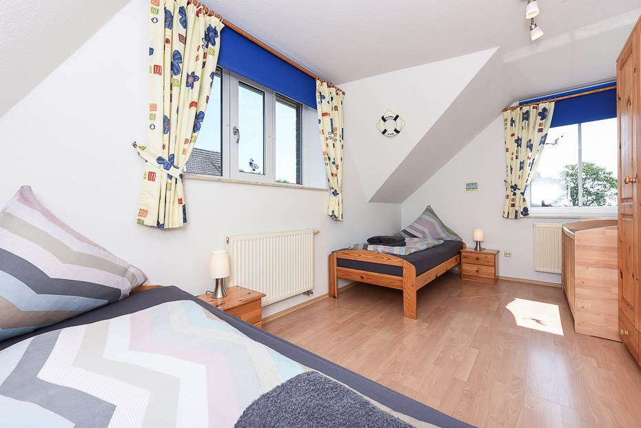 Ferienhaus „Pia“ - Schlafzimmer 2/Kinderzimmer