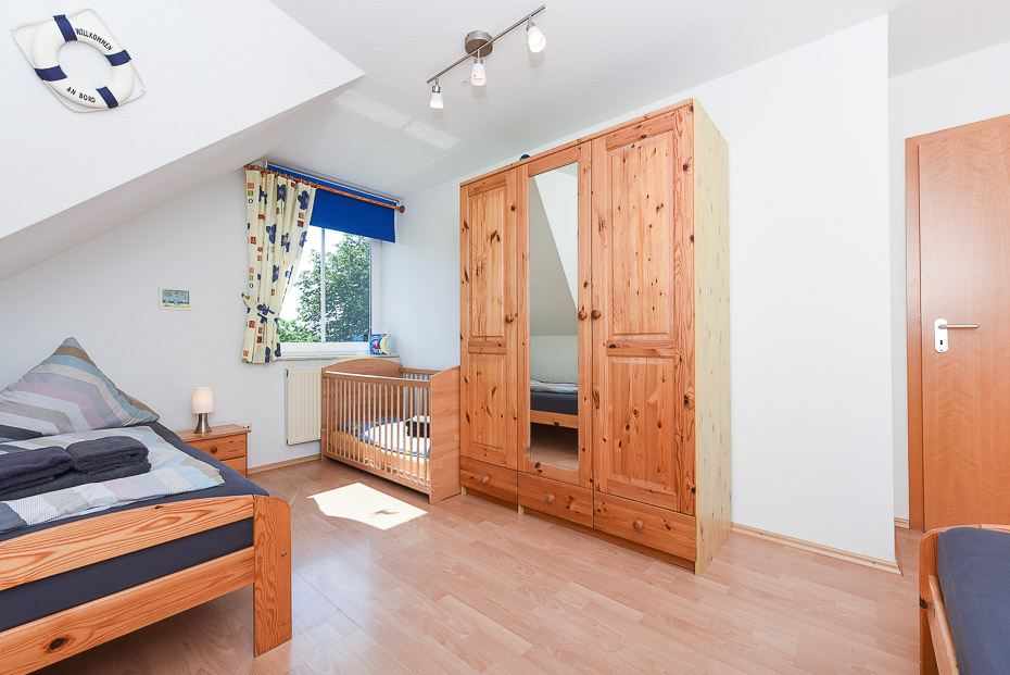 Ferienhaus „Pia“ - Schlafzimmer 2/Kinderzimmer