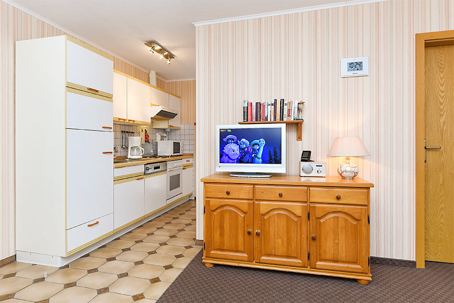 Ferienwohnung „Anne Bonny“ - Wohnzimmer mit integriertem Küchenbereich