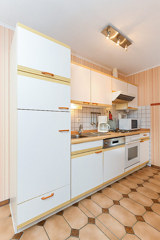 Ferienwohnung „Anne Bonny“ - Wohnzimmer mit integriertem Küchenbereich