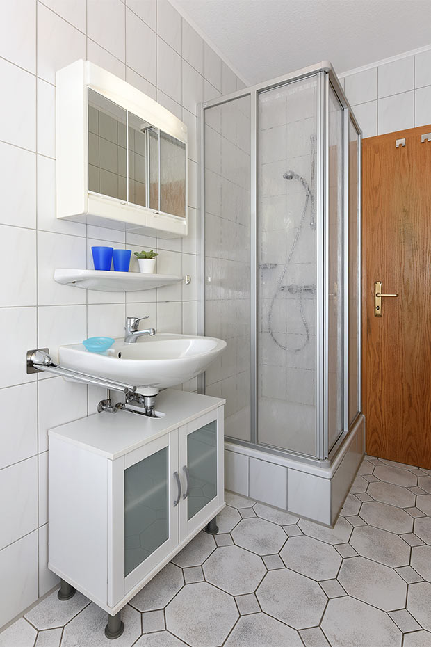 Ferienwohnung „Balthasar von Esens“ - Badezimmer