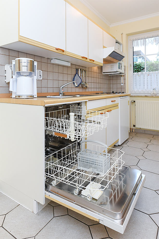 Ferienwohnung „Balthasar von Esens“ - Wohnraum mit integrierter Küche