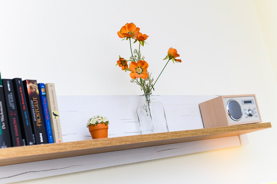 Ferienwohnung „Klaus Störtebeker“ - Wohnzimmer mit integriertem Küchenbereich