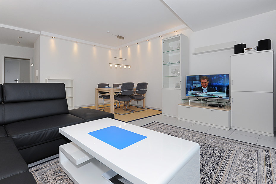 Ferienwohnung „Benser Nest“ - Wohnzimmer mit integriertem Küchenbereich