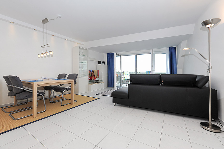 Ferienwohnung „Benser Nest“ - Wohnzimmer mit integriertem Küchenbereich