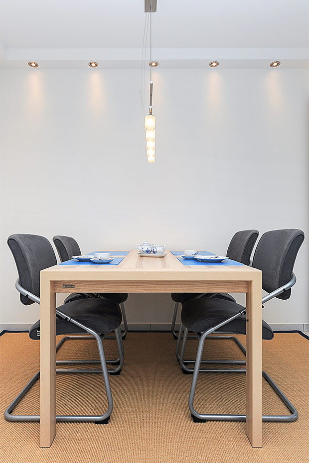 Ferienwohnung „Benser Nest“ - Wohnzimmer mit integriertem Küchenbereich