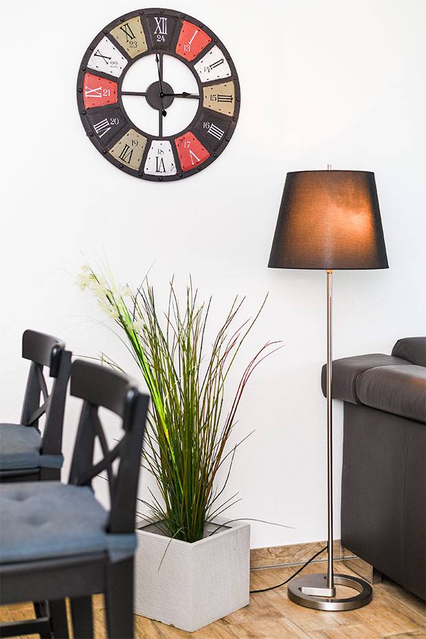 Ferienwohnung „Buhne 2“ - Wohnzimmer mit integriertem Küchenbereich