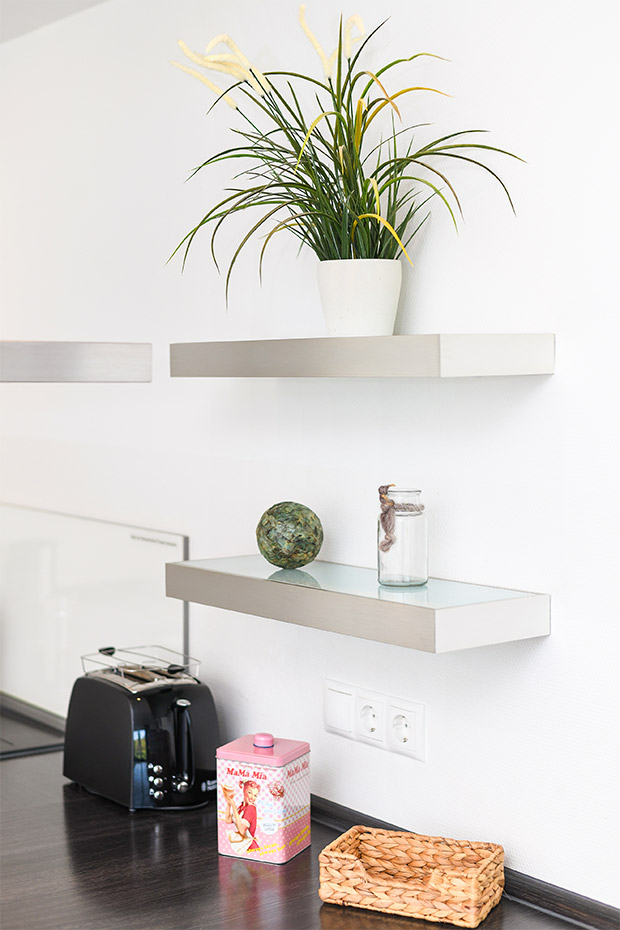 Ferienwohnung „Buhne 2“ - Wohnzimmer mit integriertem Küchenbereich