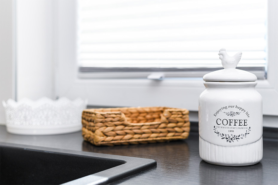 Ferienwohnung „Buhne 5“ - Wohnzimmer mit integriertem Küchenbereich