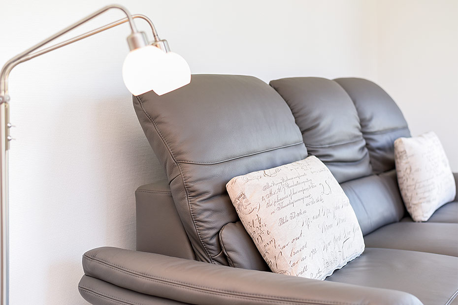 Ferienwohnung 1 - Wohnzimmer mit integriertem Küchenbereich