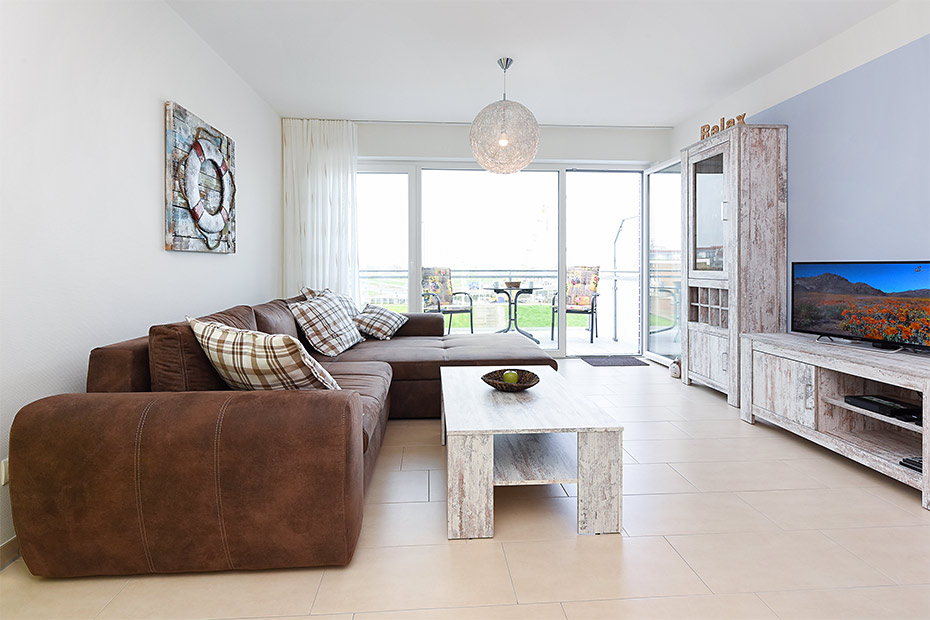 Ferienwohnung „Hafenkieker“ - Wohn- und Schlafraum mit integriertem Küchenbereich