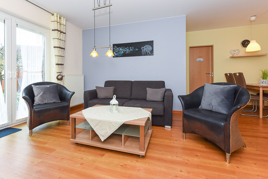 Ferienwohnung „Wattenmeer“ (1) - Wohnraum mit integrierter Küche