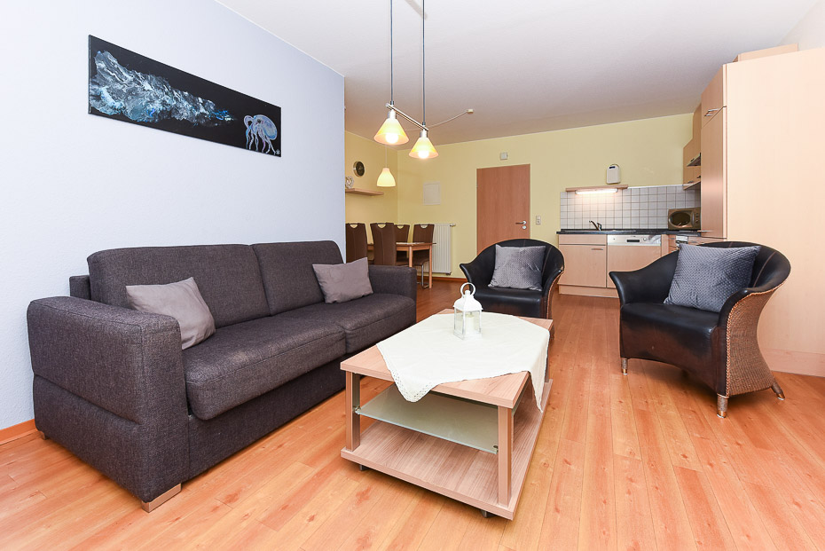 Ferienwohnung „Wattenmeer“ (1) - Wohnraum mit integrierter Küche