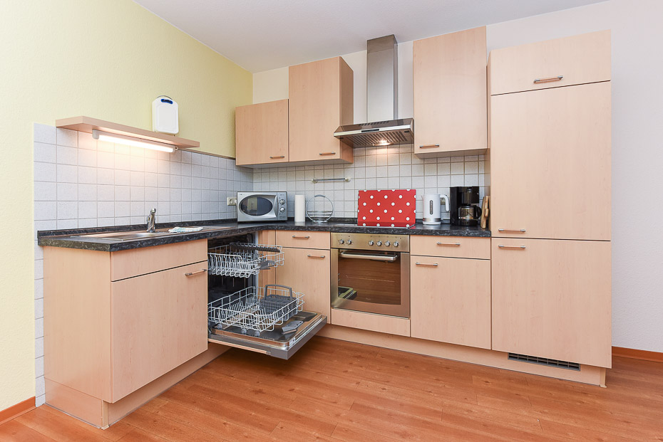 Ferienwohnung „Wattenmeer“ (1) - Wohnraum mit integrierter Küche