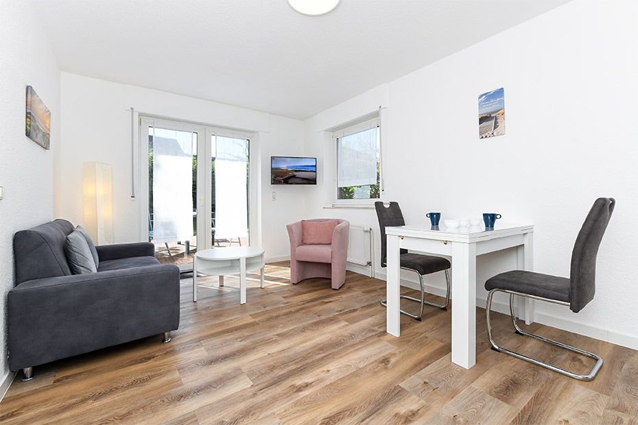 Ferienwohnung „Nordseewelle“ (6) - Wohnraum mit integrierter Küche