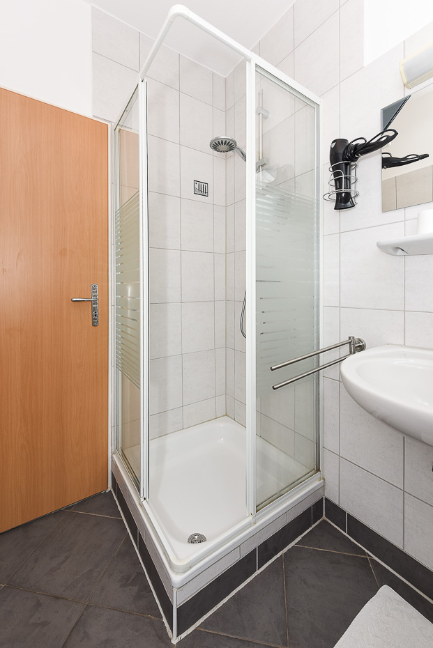 Ferienwohnung 2 - Badezimmer