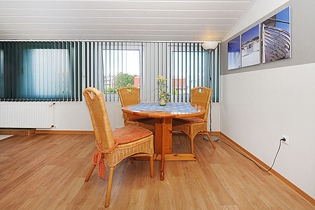 Ferienwohnung „Memmert“ - Wohnraum mit integrierter Küche