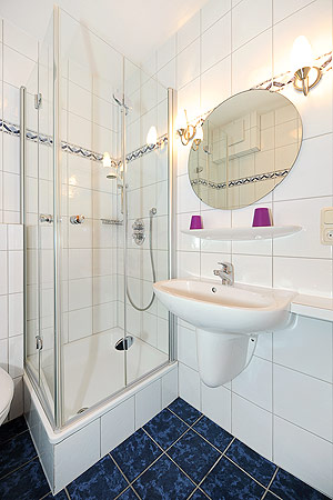 Doppelzimmer Nichtraucher I - Badezimmer