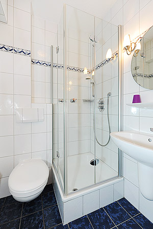Doppelzimmer Nichtraucher I - Badezimmer