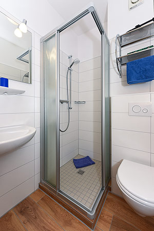 Doppelzimmer Nichtraucher I - Badezimmer