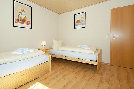 Ferienwohnung „Wattenleuchten“ - Schlafzimmer 2/Kinderzimmer