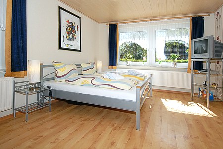 Ferienwohnung „Wattenleuchten“ - Schlafzimmer 1