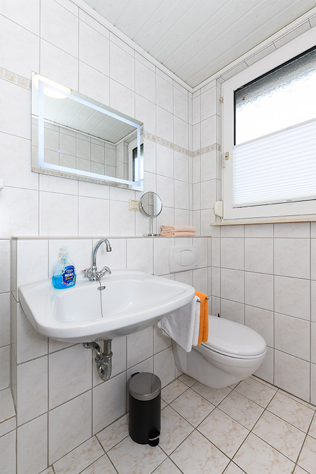 Ferienwohnung 3 - Badezimmer