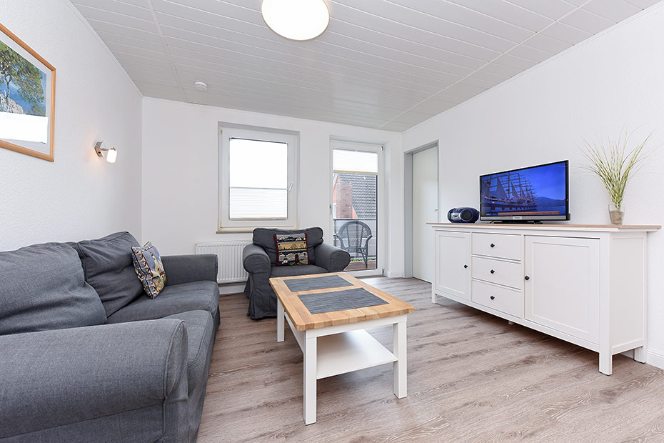 Ferienwohnung 5 - Wohnzimmer mit integriertem Küchenbereich