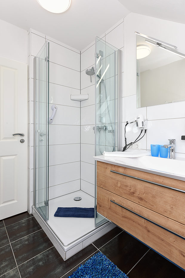 Ferienwohnung „Möwe 3“ - Badezimmer