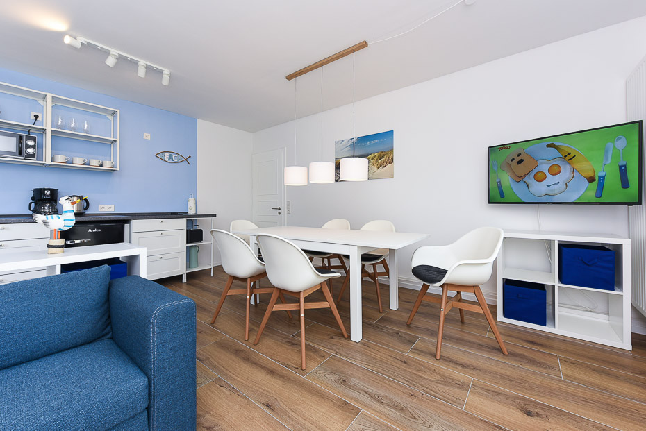 Ferienwohnung 5 - Wohnzimmer mit integriertem Küchenbereich