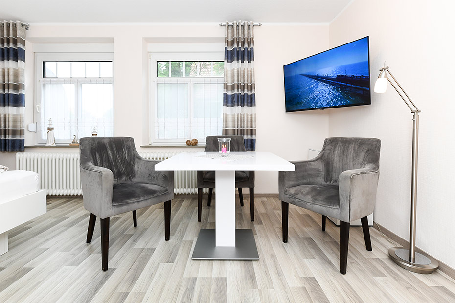 Apartment 15 - Wohn- und Schlafraum mit räumlich abgeteiltem Küchenbereich