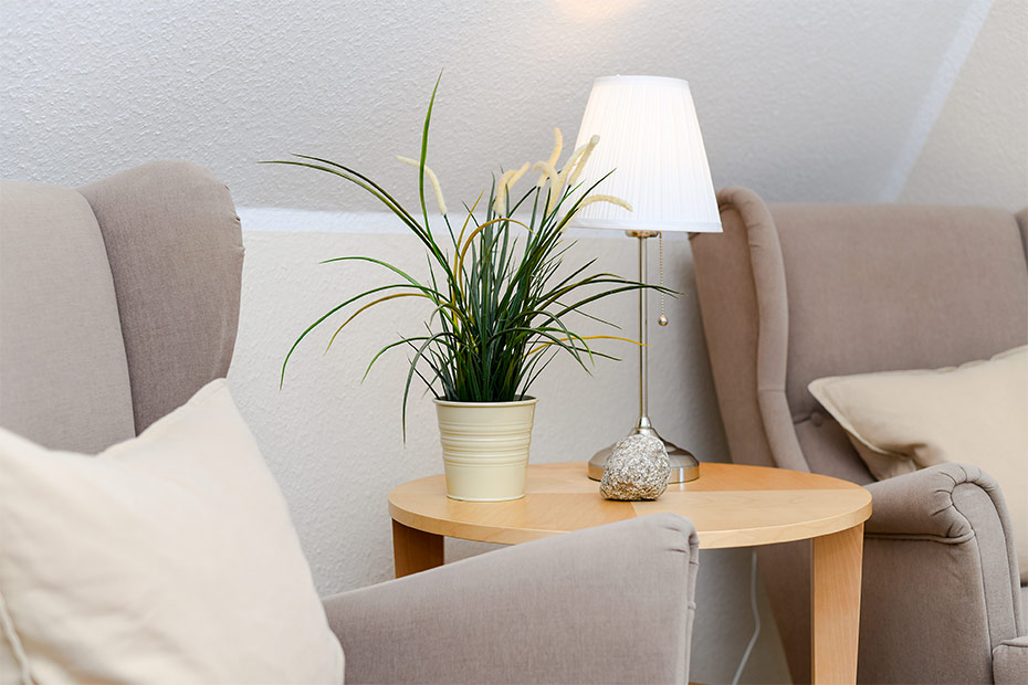 Apartment „Memmert“ - Wohn- und Schlafraum mit integriertem Küchenbereich