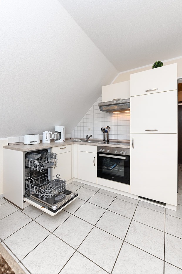 Apartment „Wangerooge“ - Wohn- und Schlafraum mit integriertem Küchenbereich