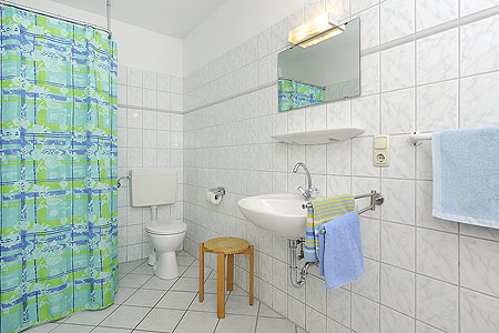 Ferienwohnung „Südseite, links“ - Badezimmer